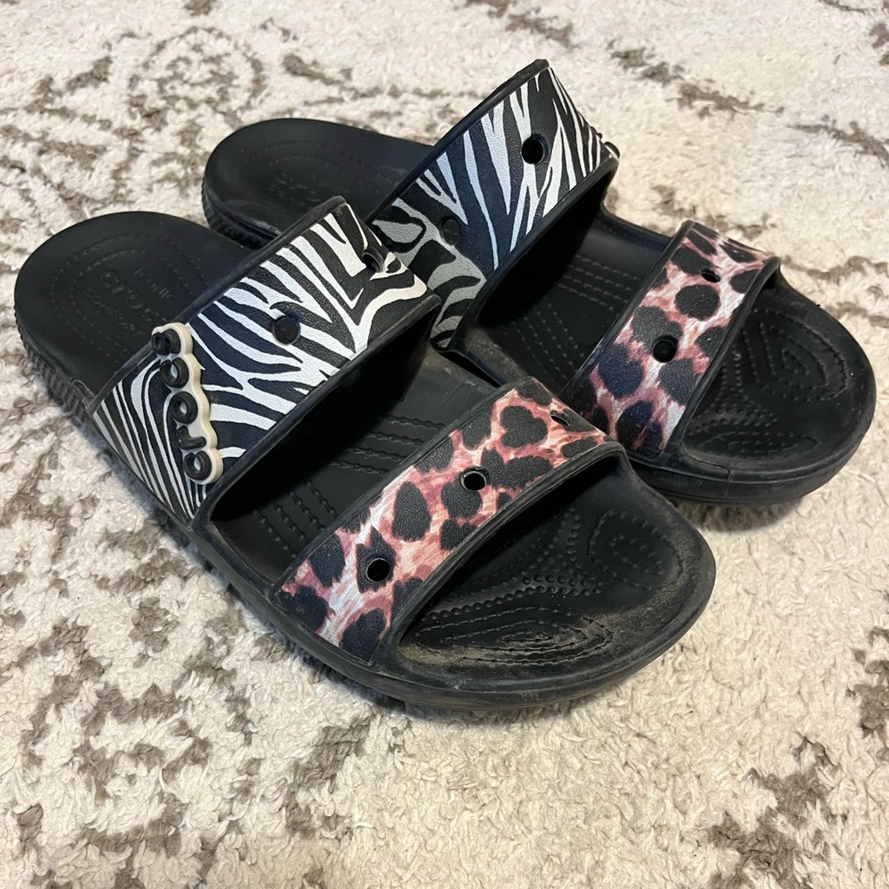 Croc bays slide